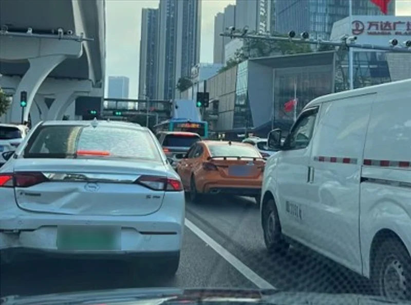 深圳全市禁鸣喇叭 那么多车怎么知道是谁按的？