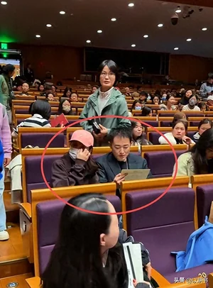 原来他俩没结婚，却互相陪伴33年，都是娱圈顶级大佬，至今没孩子