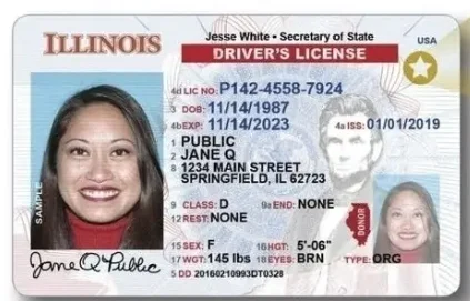 华人拿美国驾照回中国开车，被交警当场查获！反问：美国都认可中国驾照，凭啥中国不认？