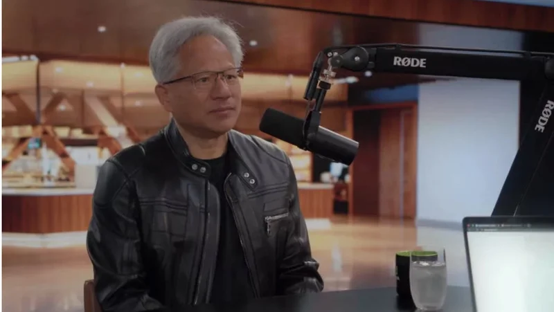 黄仁勋：芯片又不是浓缩铀，卖给中国怎么了？