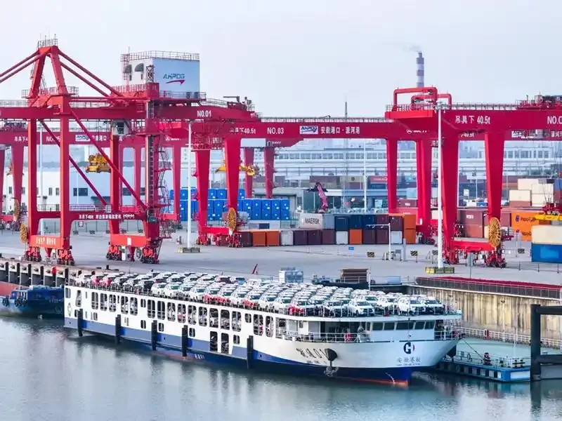 中国电车海外爆火 运输船不够用了