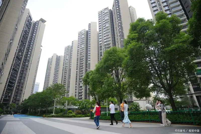 中国多地倡议公职人员 党员干部带头缴纳物业费