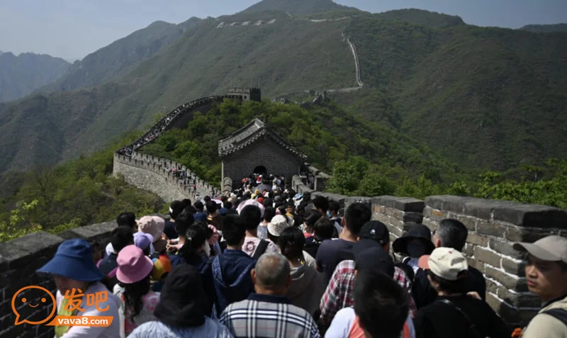 中国5月服务业活动加速扩张 需求改善带来支撑