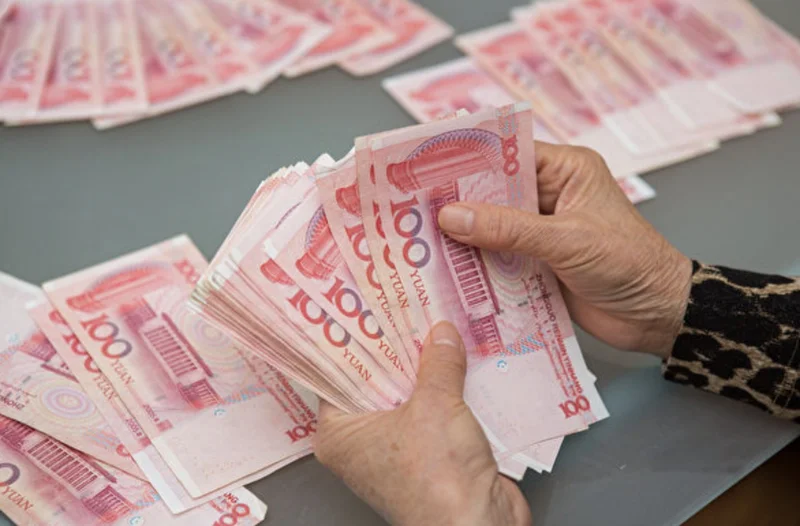 中国居民存款连续两个月减少 合计缩水超2万亿元 哪去了?