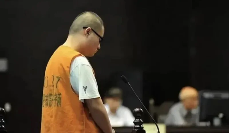“我爸是李刚” 16年后:父母拒见 他在工地刮大白