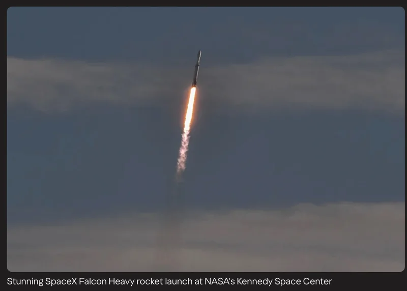 SpaceX猎鹰重型火箭成功发射 送NASA新望远镜升空