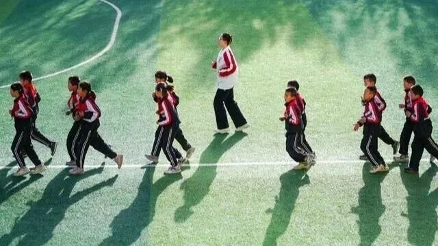 5年少了近3万所 多地小学改为养老院